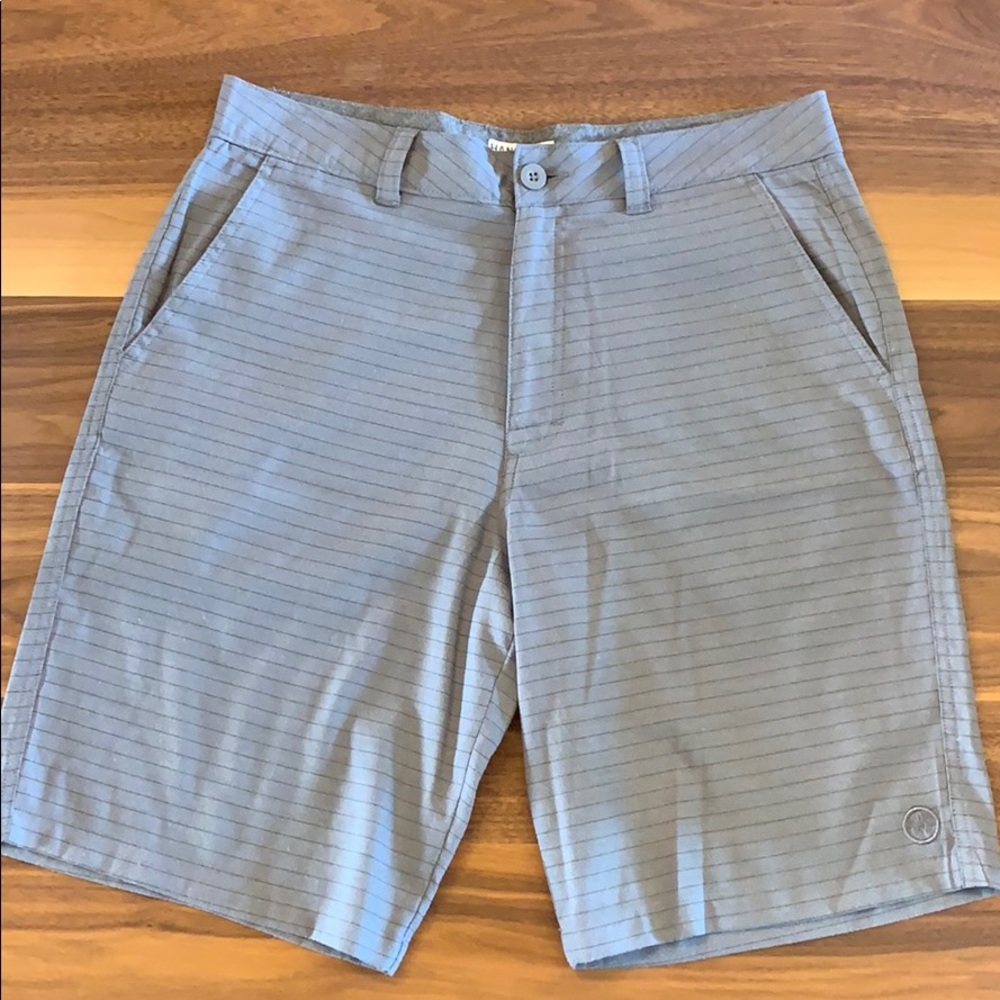 Hang Ten Striped Shorts - 32